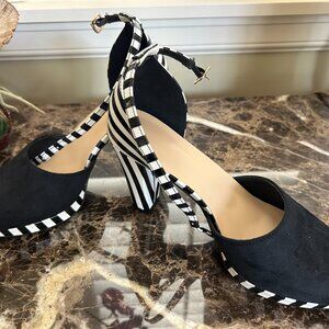 Black and white striped Mary Jane heels NEW